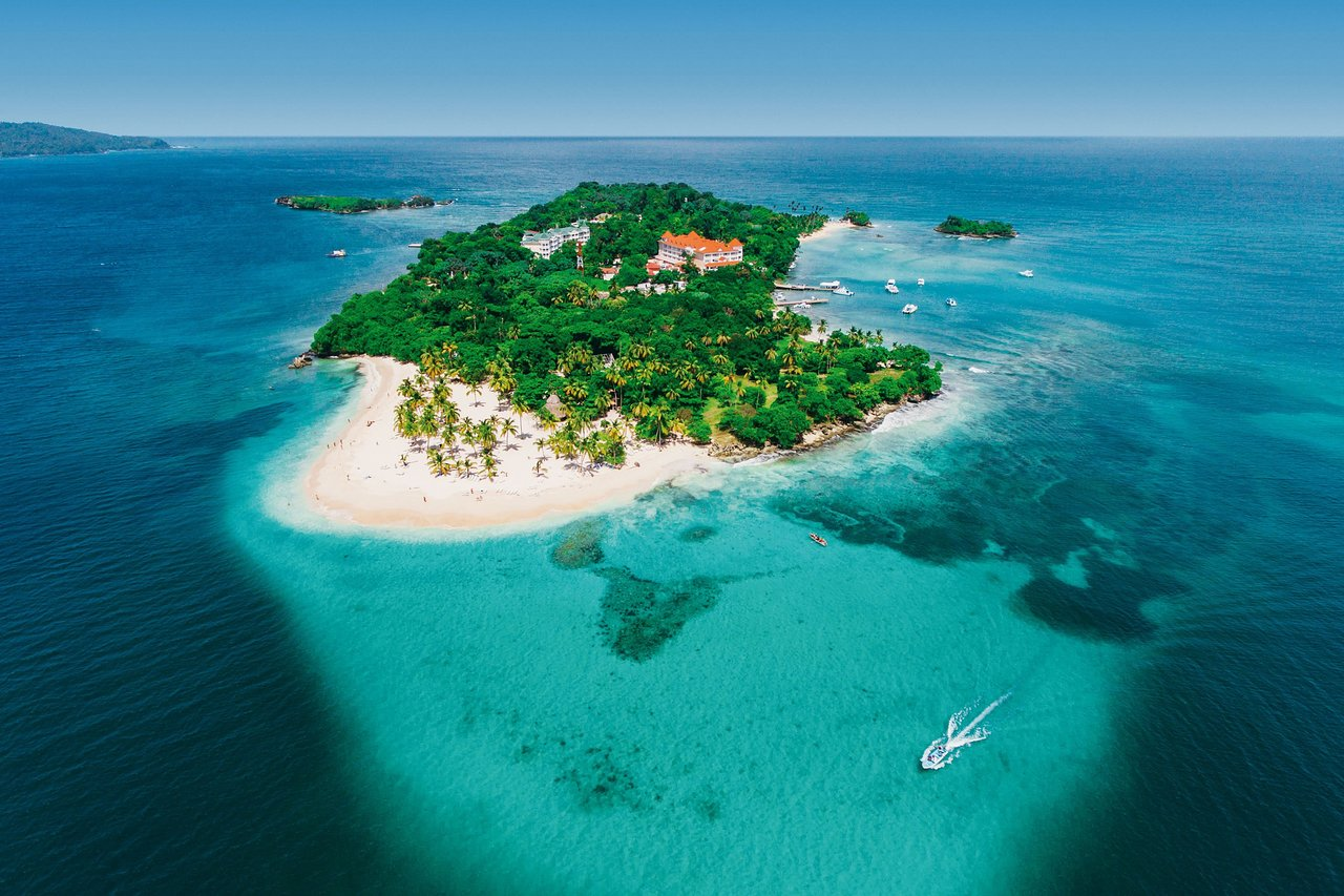 Samaná real estate location
